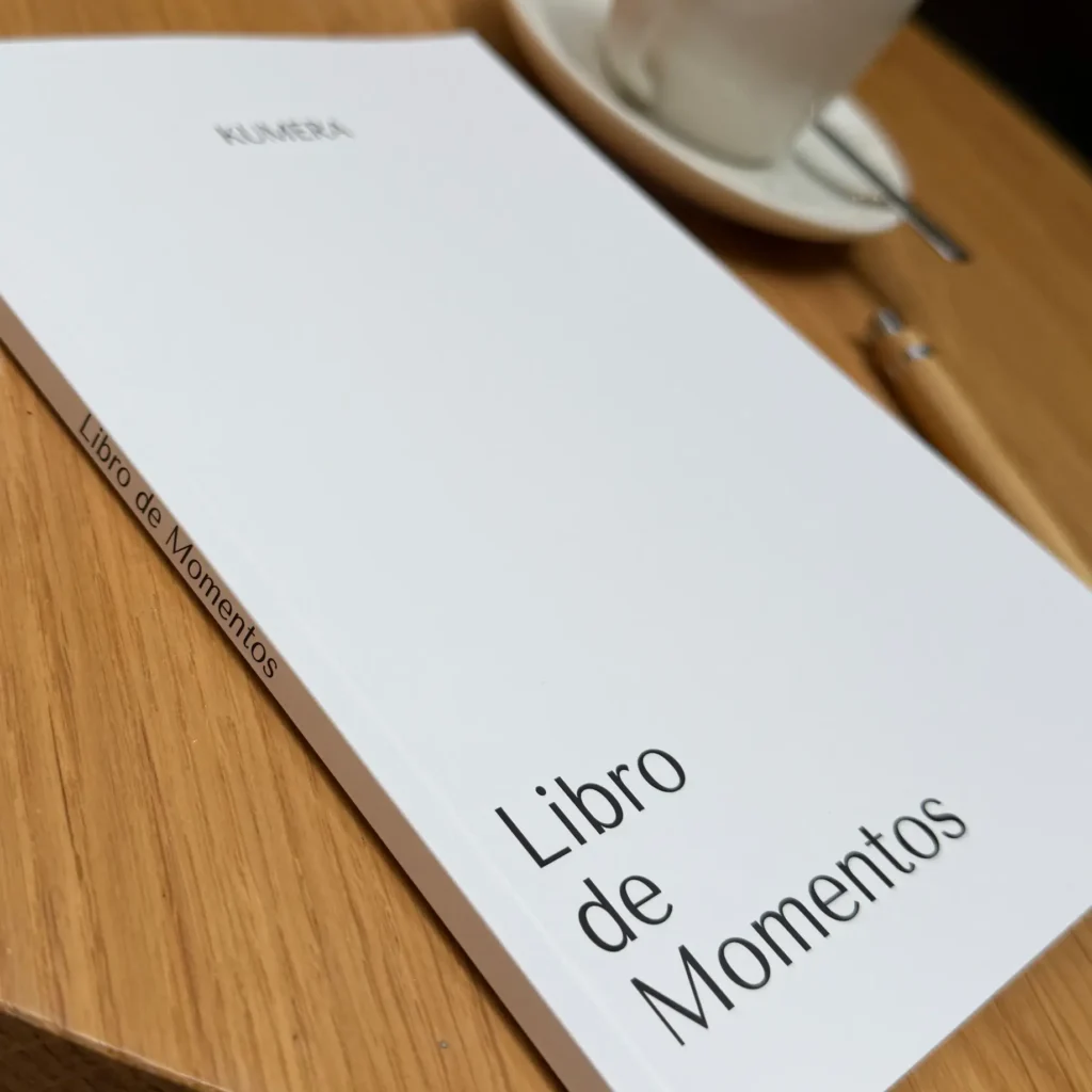 Libro de Momentos — KUMERA