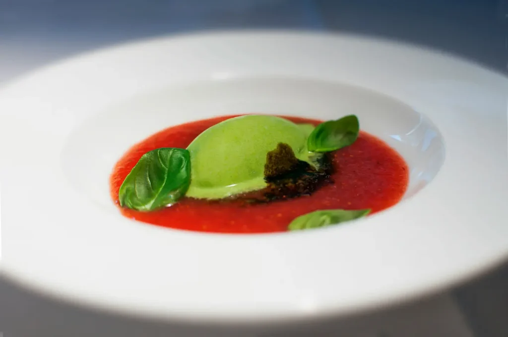 Receta Kumera: Gazpacho de sandía y tomate con aceite de albahaca